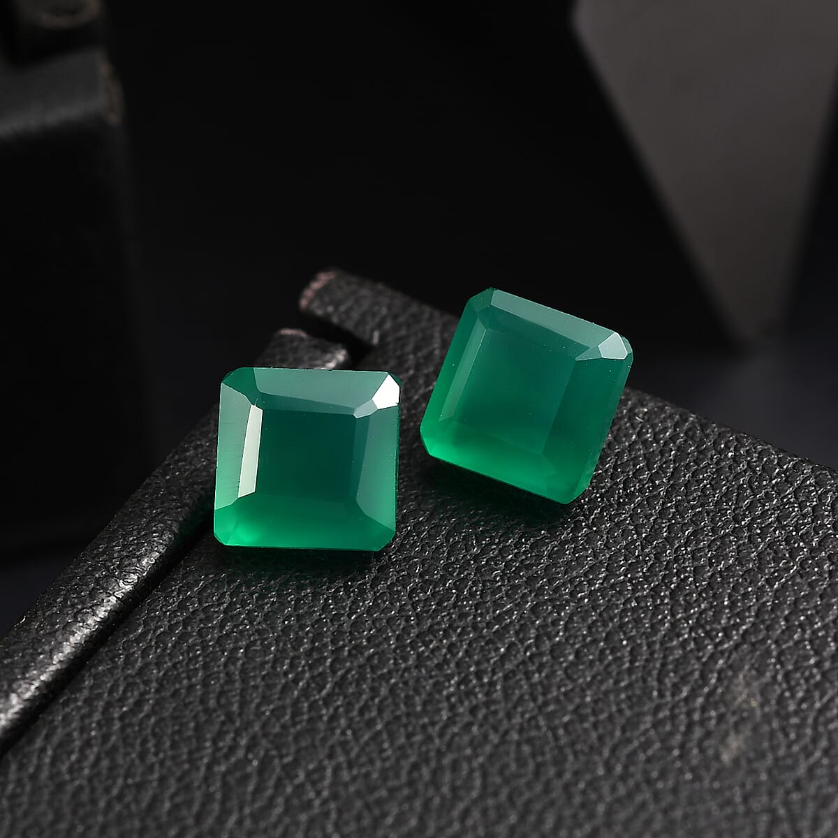 Asscher Cut Green Onyx (Oct 7x7 mm) 2.95 ctw image number 1