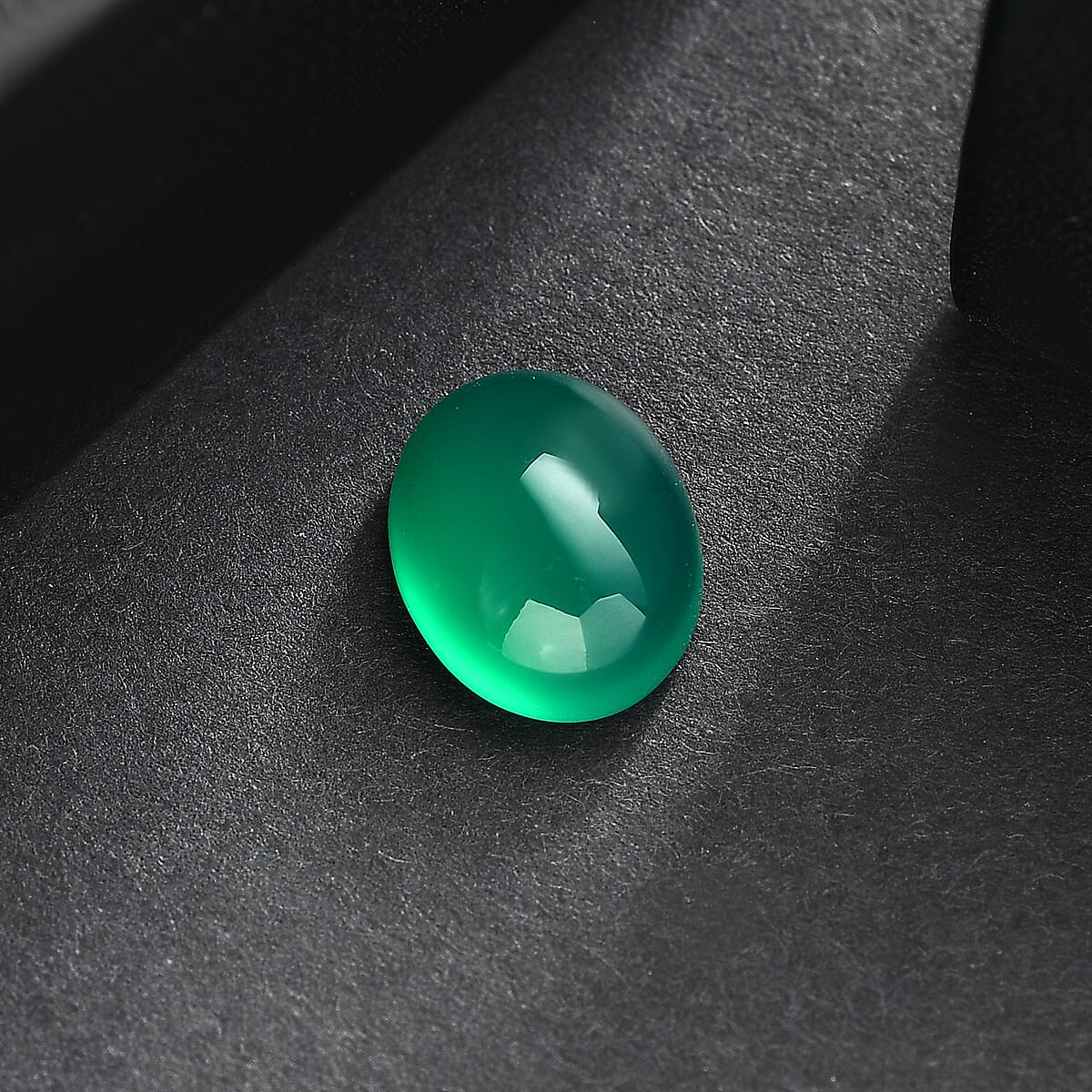 Green Onyx (Oval 11x9 mm) 3.73 ctw image number 1