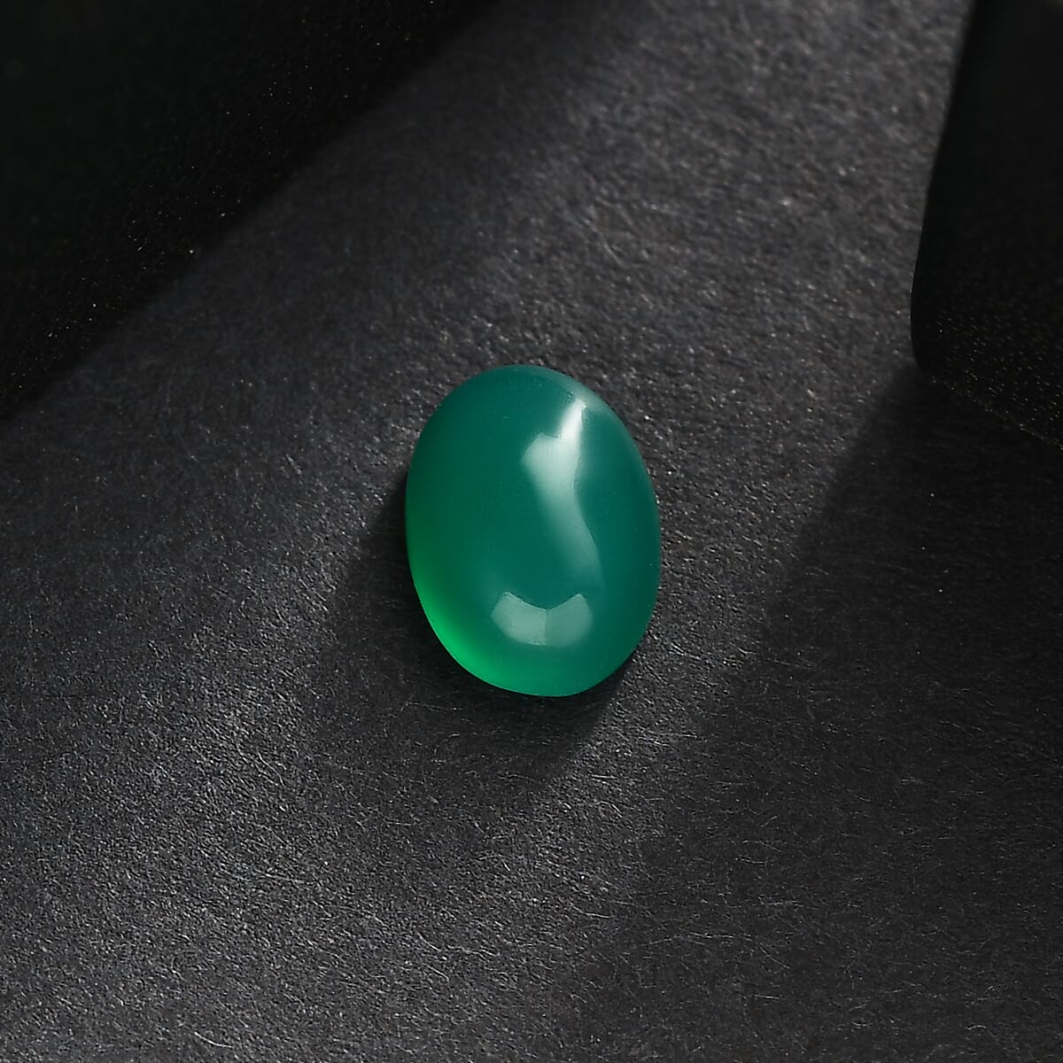 Green Onyx (Oval 8x6 mm) 0.94 ctw image number 1