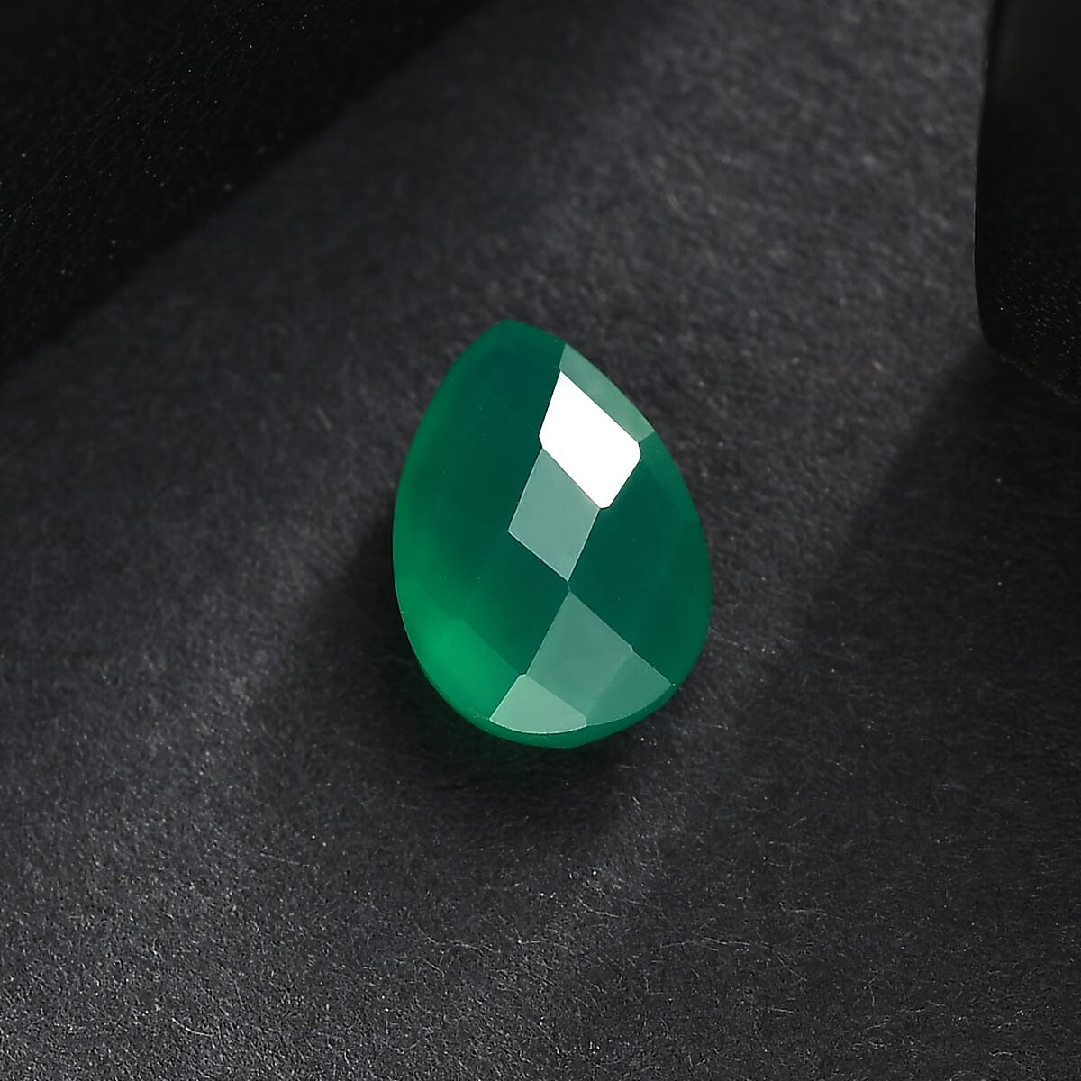 Green Onyx (Pear 10x7 mm) 1.64 ctw image number 1