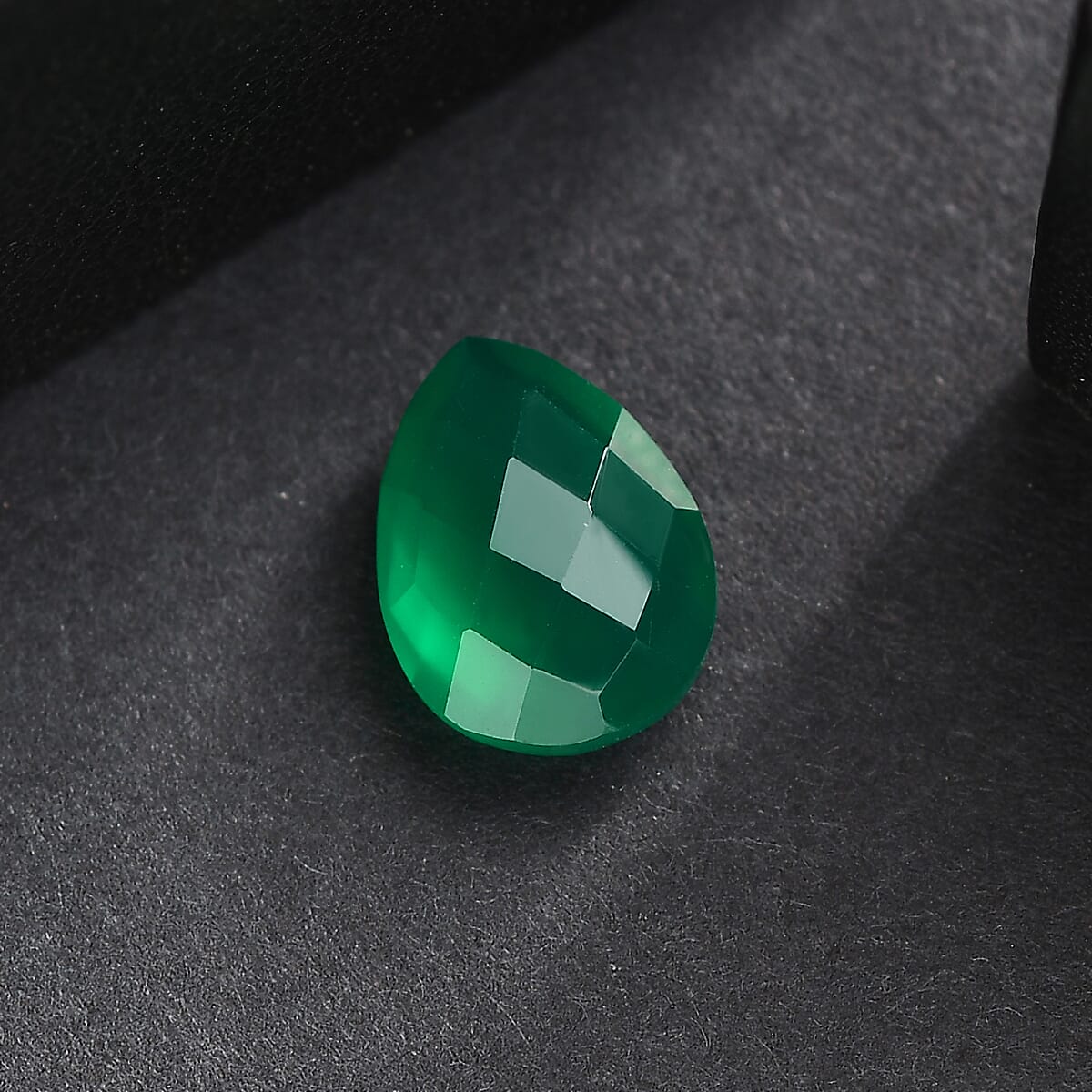 Green Onyx (Pear 12x9 mm) 2.95 ctw image number 1