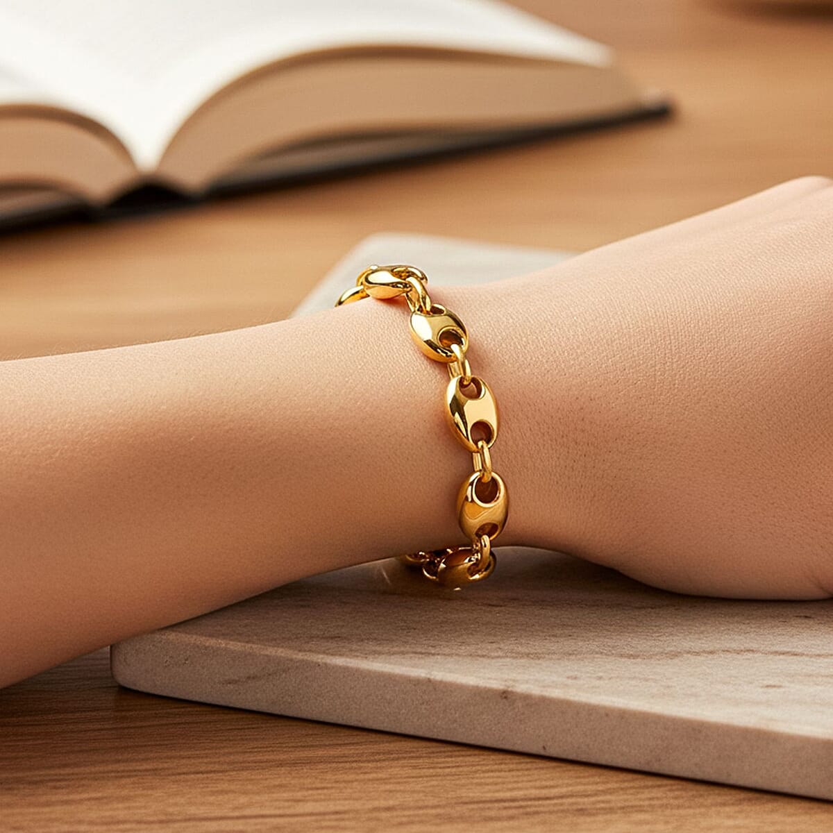 Doorbuster Luxoro Coffee Bean Link Chain Bracelet in 10K Yellow Gold (7.25 In) 7 Grams image number 2