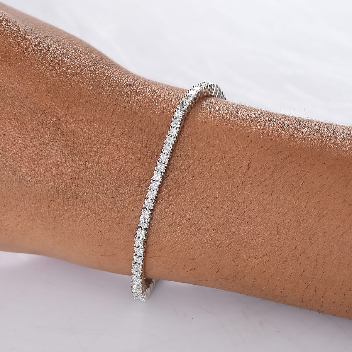 Doorbuster Luxuriant Lab Grown Diamond E-F VS 5.00 ctw Bracelet in Rhodium Over Sterling Silver (6.50 In) image number 2