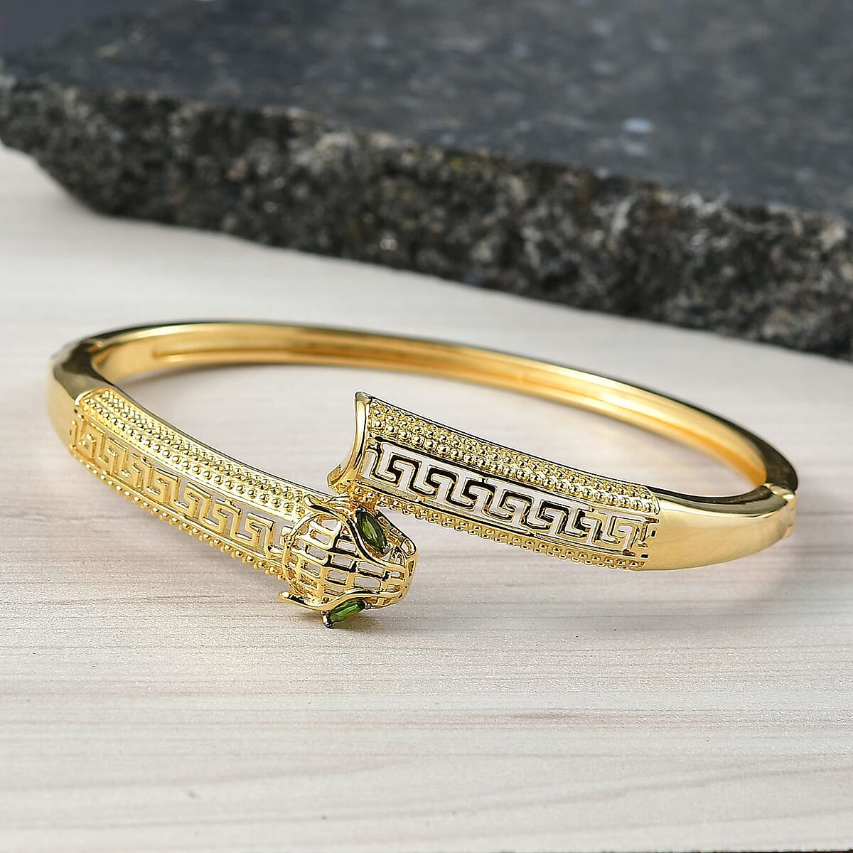 D'Joy Passport to Turkey Chrome Diopside 0.20 ctw Bangle Bracelet in 18K Vermeil Yellow Gold Over Sterling Silver (7.25 In) image number 1