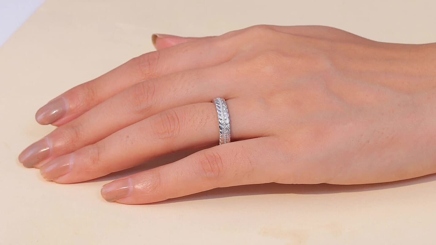 D'Joy Rhodium Over Sterling Silver Feather Band Ring (Size 10.0) (4.75 g)