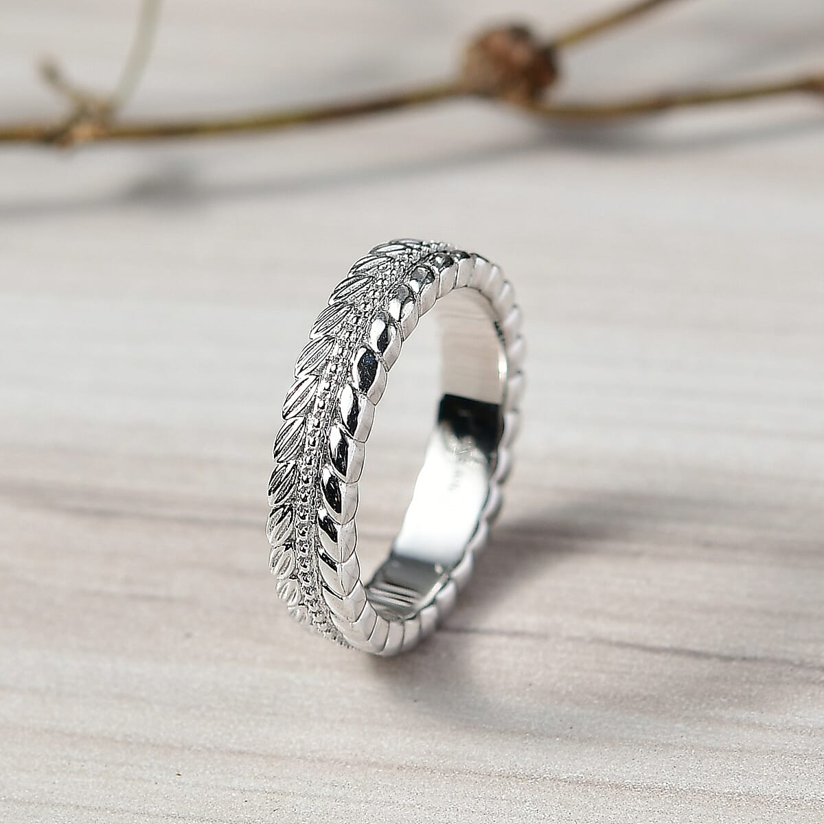 D'Joy Leaf Band Ring in Rhodium Over Sterling Silver (Size 10.0) 4.75 Grams image number 1