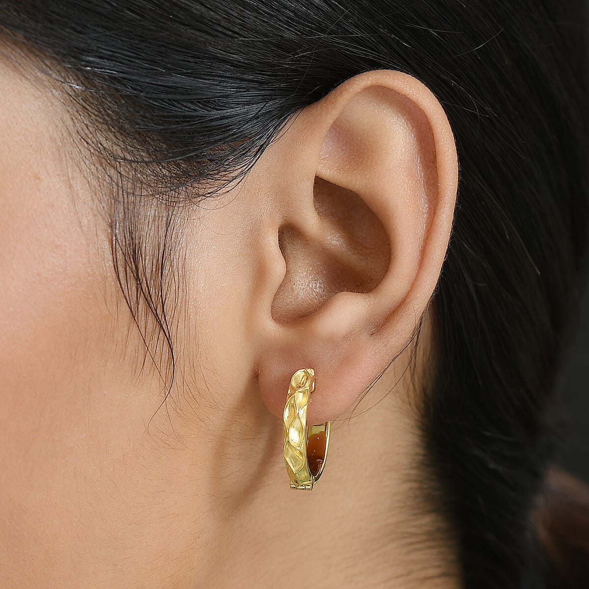 D'Joy Sand Texture Hoop Earrings in 18K Vermeil Yellow Gold Over Sterling Silver 6.05 Grams  image number 1