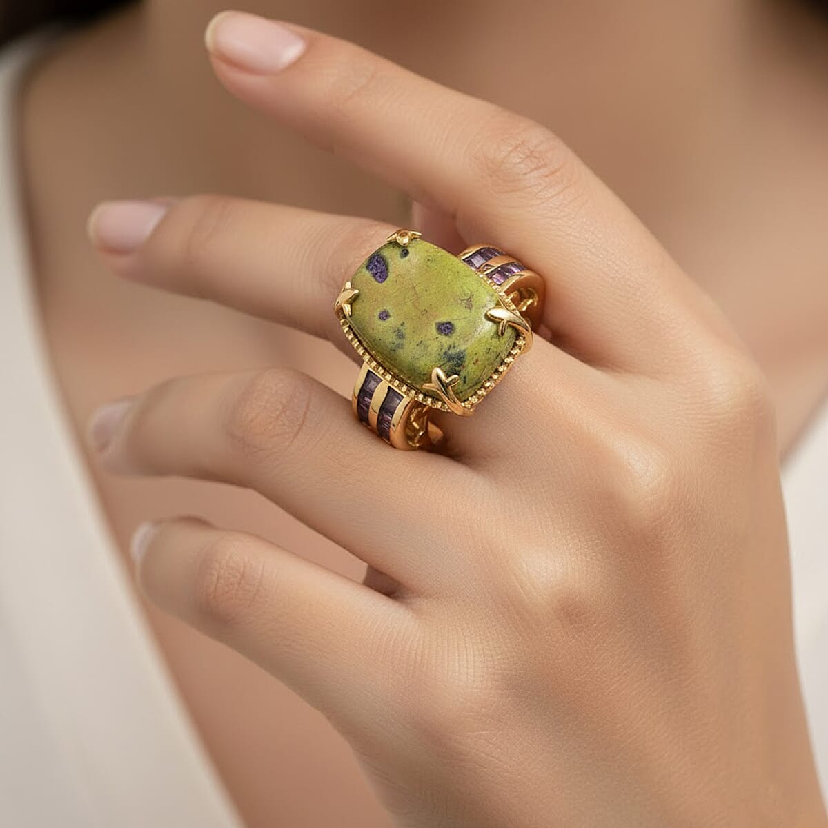 EverTrue Tasmanian Stichtite and African Amethyst 14.40 ctw Ring in 18K YG Plated (Size 10.0) image number 2