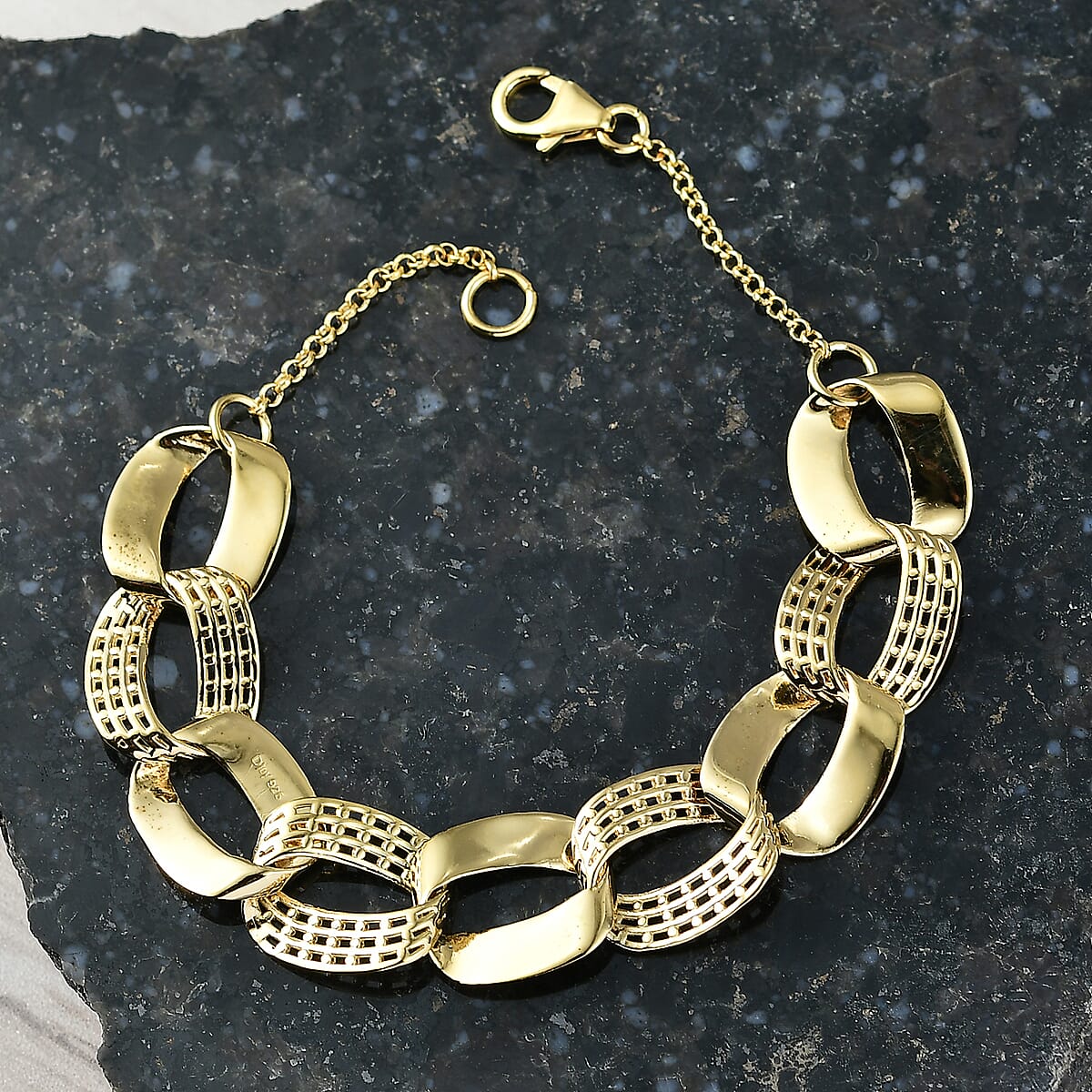 D'Joy Passport to Turkey Interlocking Bracelet in 18K Vermeil Yellow Gold Over Sterling Silver (7.25 In) 11.10 Grams image number 1