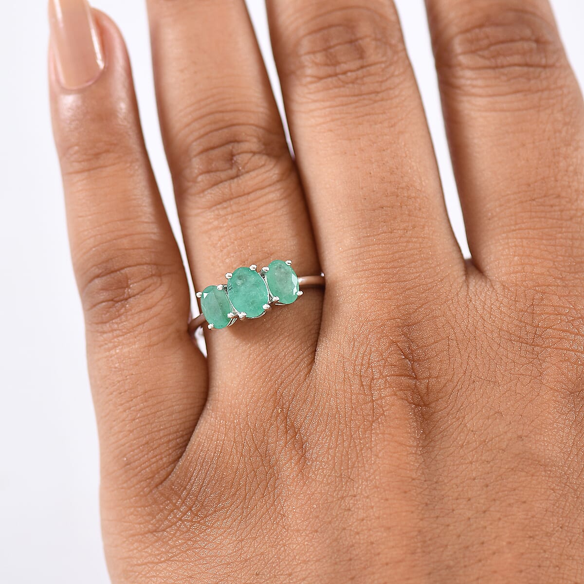 D'Joy Socoto Emerald 1.65 ctw Ring in Rhodium Over Sterling Silver (Size 7.0)  image number 2