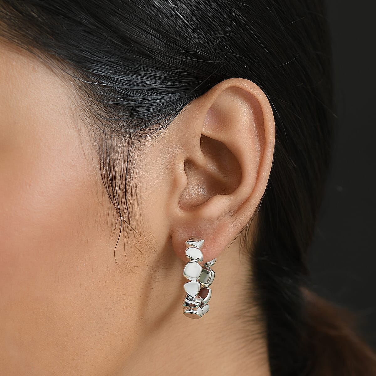 D'Joy Pebble Hoop Earrings in Rhodium Over Sterling Silver 8.35 Grams image number 1