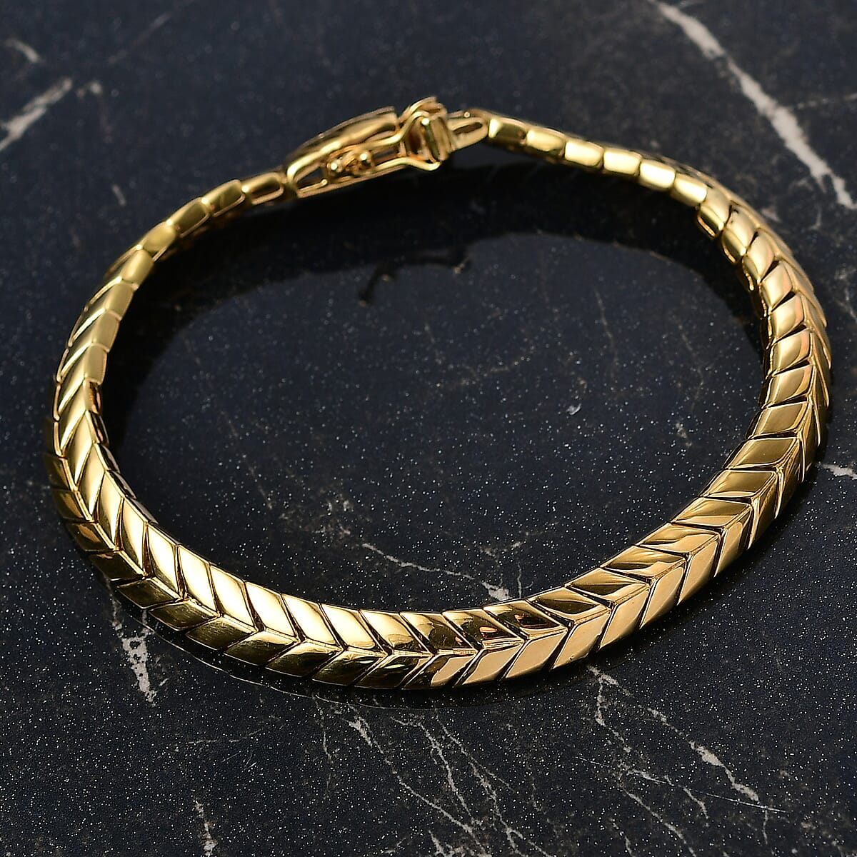 D'Joy Chevron Link Bracelet in 18K Vermeil Yellow Gold Over Sterling Silver (7.25 In) 19 Grams image number 1