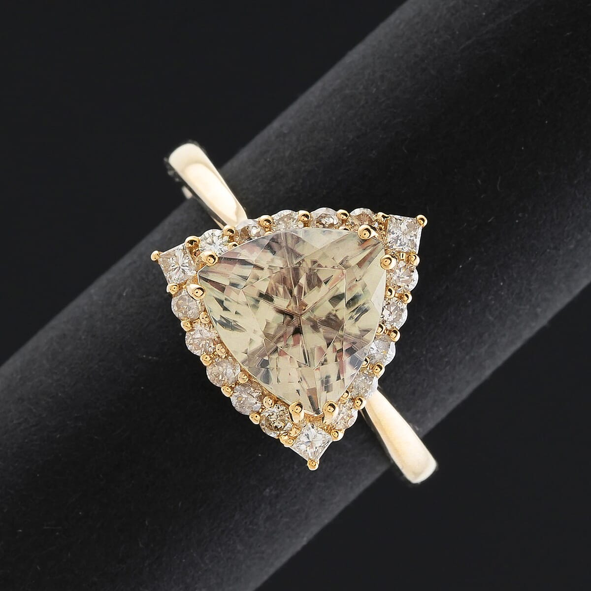 Certified & Appraised Luxoro AAA Turkizite and G-H I2 Diamond 3.50 ctw Ring in 10K Yellow Gold (Size 6.0) image number 1
