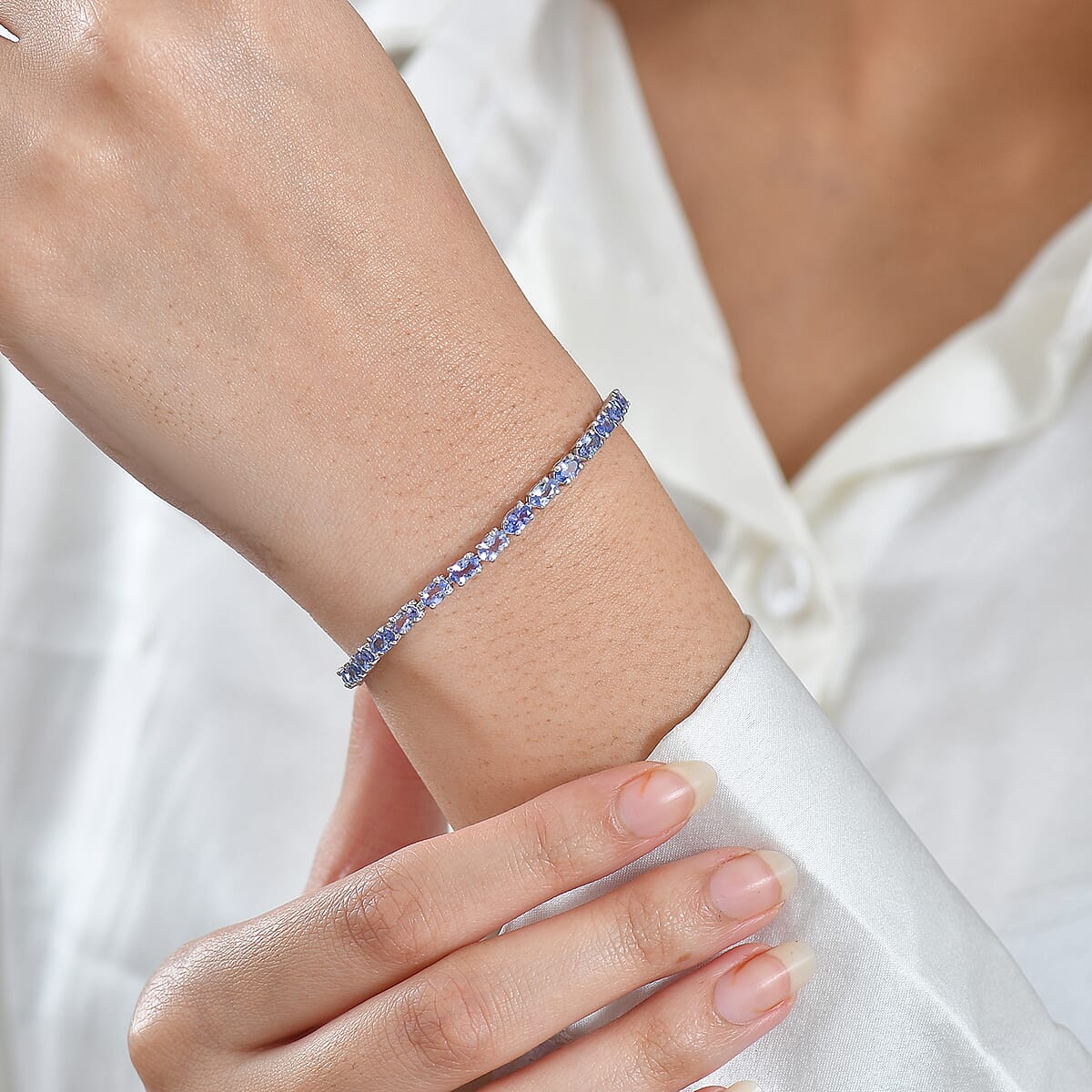 Doorbuster D'Joy Tanzanite 8.50 ctw Blue Floral Vines Bracelet in Rhodium Over Sterling Silver (8.00 In) image number 2