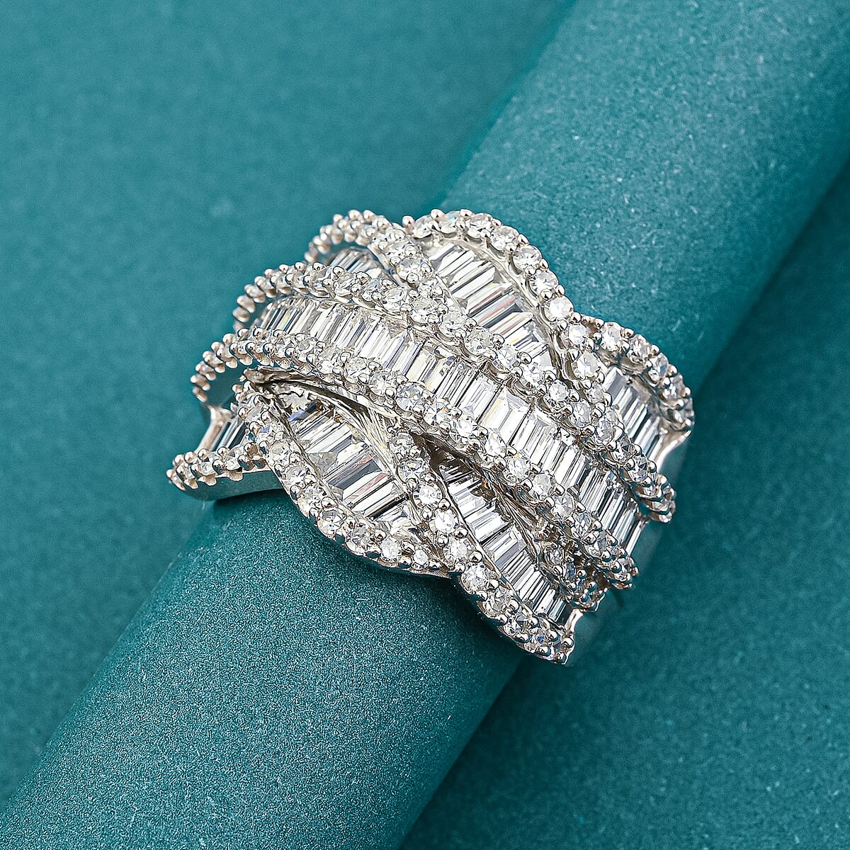 Doorbuster Luxuriant Lab Grown Diamond G-H SI 3.00 ctw Ring in Rhodium Over Sterling Silver (Size 8.0) image number 1