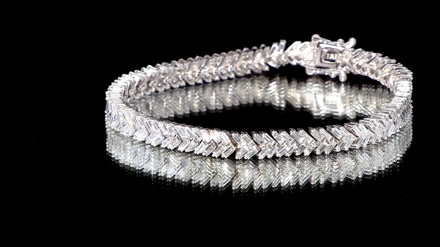 Luxuriant Lab Grown Diamond G-H SI 4.25 ctw Chevron Bracelet in Rhodium Over Sterling Silver (7.25 In)