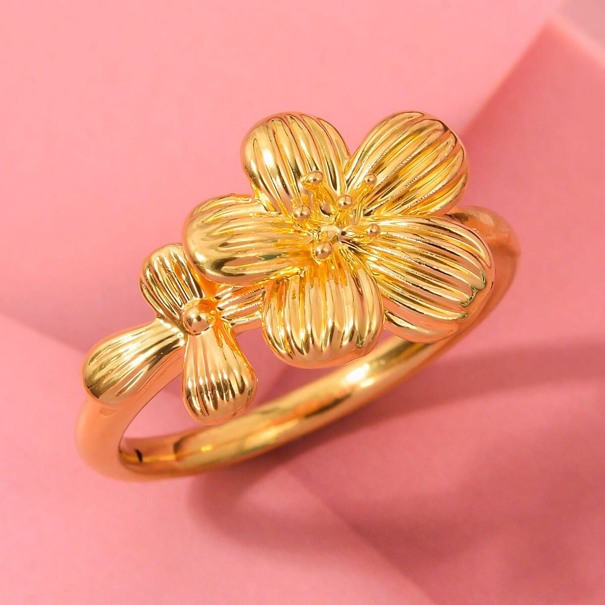 Floral Ring in 24K Yellow Gold (Size 6.0) 0.63 Grams image number 1