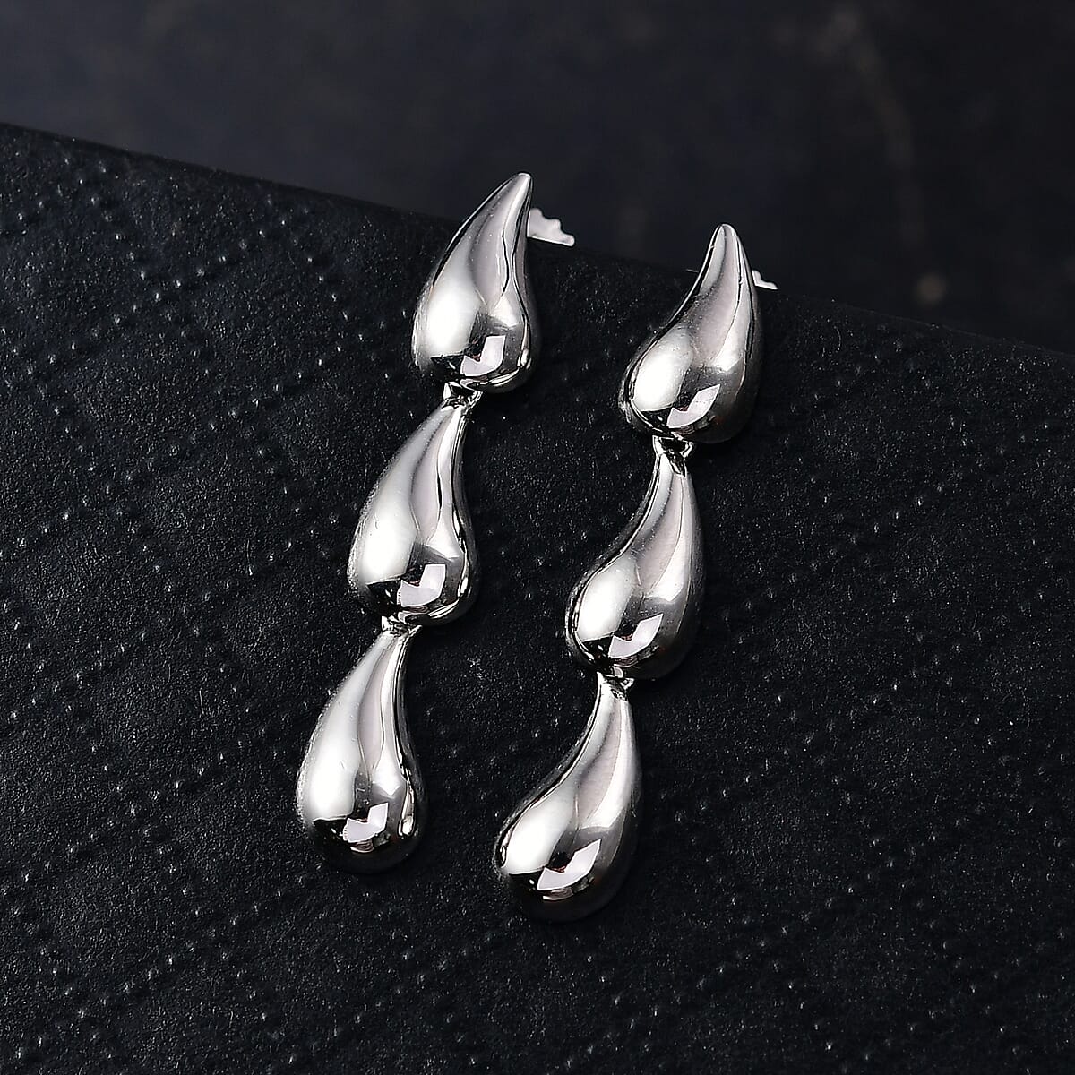 Doorbuster Rhapsody Failing Water Drops Earrings in 950 Platinum 6.40 Grams image number 1