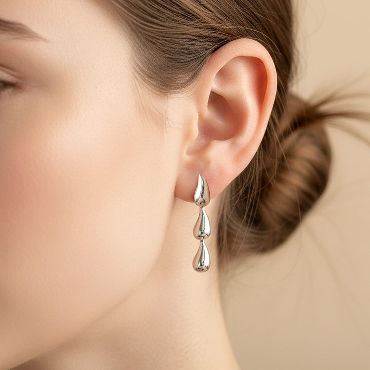 Doorbuster Rhapsody Failing Water Drops Earrings in 950 Platinum 6.40 Grams image number 2