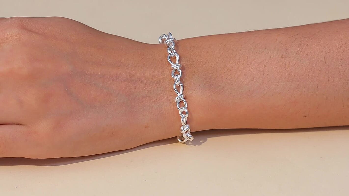 D'Joy Sterling Silver Infinity Link Chain Bracelet (7.25 In) 5.68 Grams