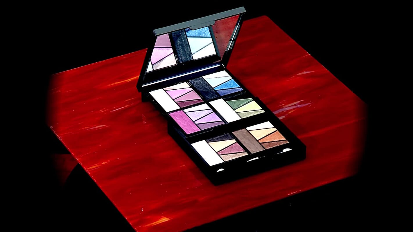 Malibu Glitz 30 Shade Makeup Kit
