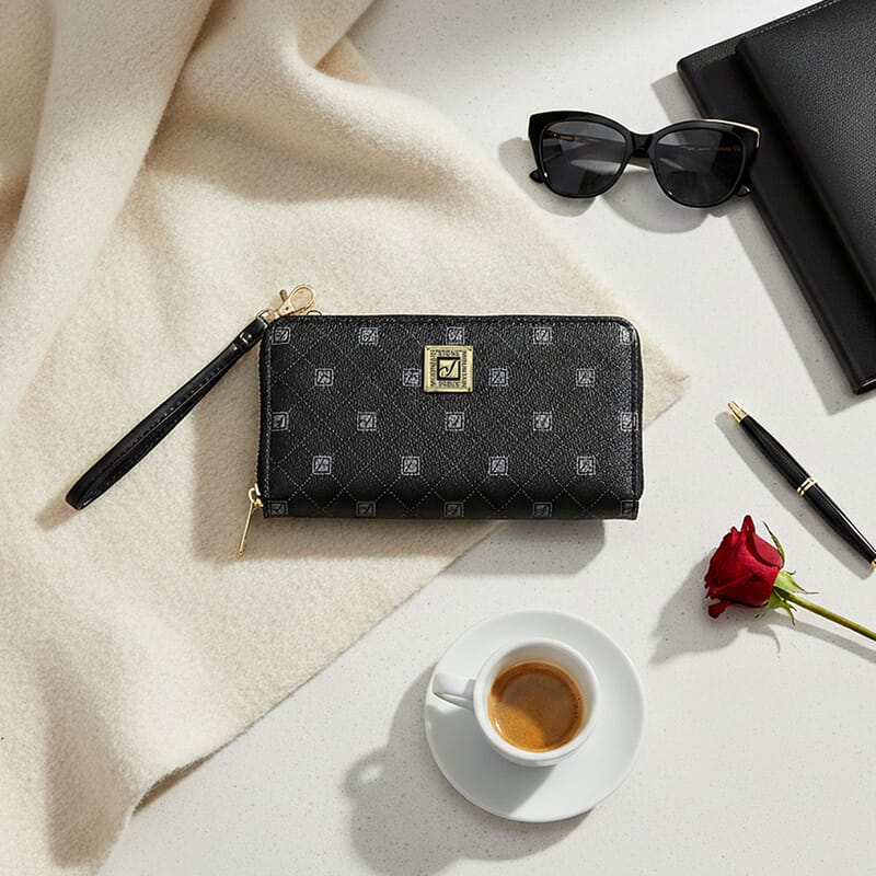 Stone Mountain Black Signature Genuine Leather Crossbody Bag with Wristlet