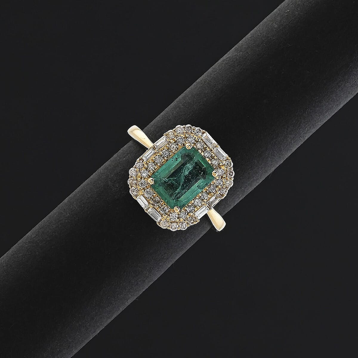 Certified and Appraised Luxoro AAA Kagem Zambian Emerald, Diamond Ring in 10K Yellow Gold 2.20 ctw (Size 6.5) image number 1
