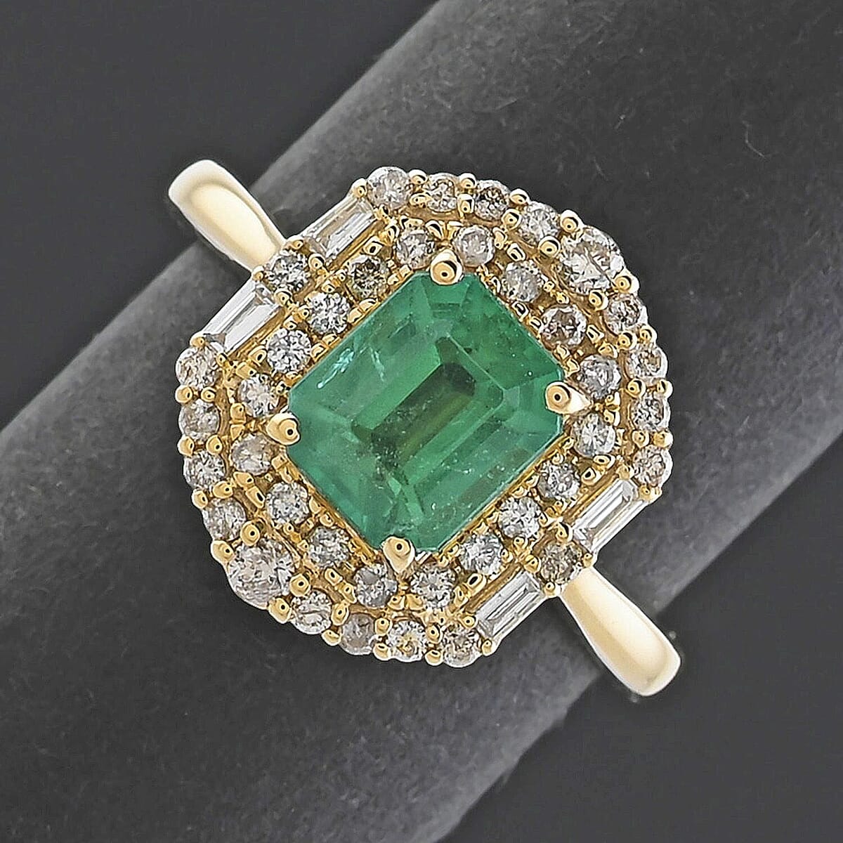 Certified & Appraised Luxoro AAA Kagem Zambian Emerald and I2 Diamond 1.65 ctw Ring in 10K Yellow Gold (Size 5.5) image number 1