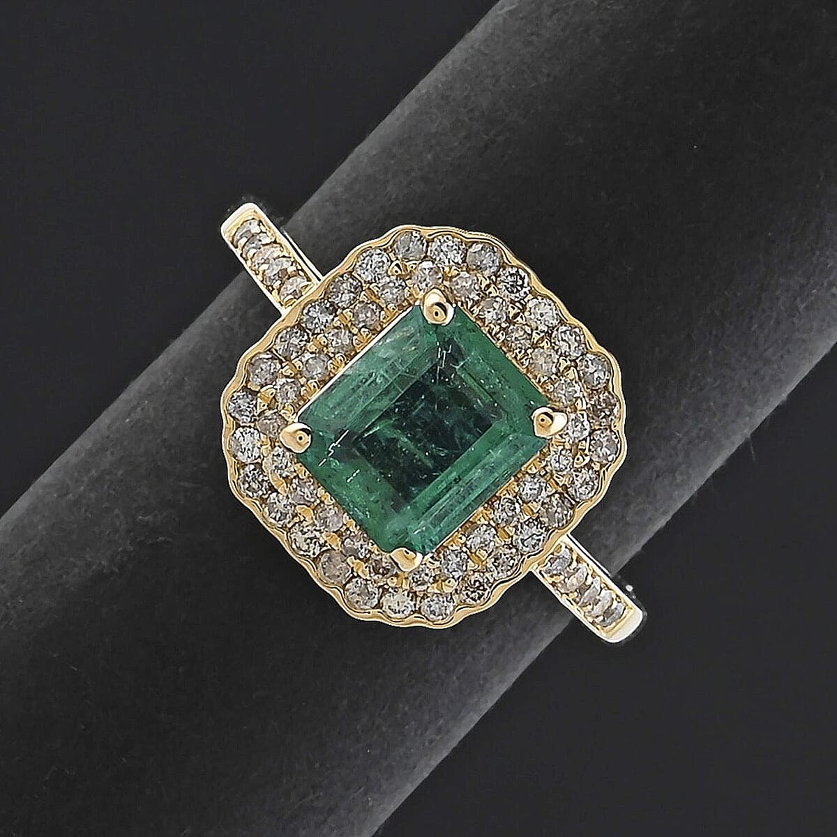 Certified & Appraised Luxoro 10K Yellow Gold AAA Kagem Zambian Emerald, Diamond (I2) (0.17 cts) Ring (Size 5.0) 2.02 ctw image number 1