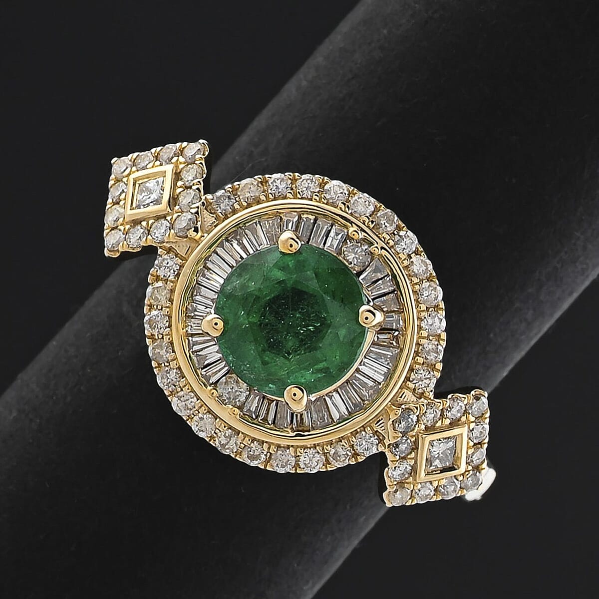Certified & Appraised Luxoro AAA Kagem Zambian Emerald and I2 Diamond 2.00 ctw Ring in 10K Yellow Gold (Size 6.0) 4.20 Grams image number 1