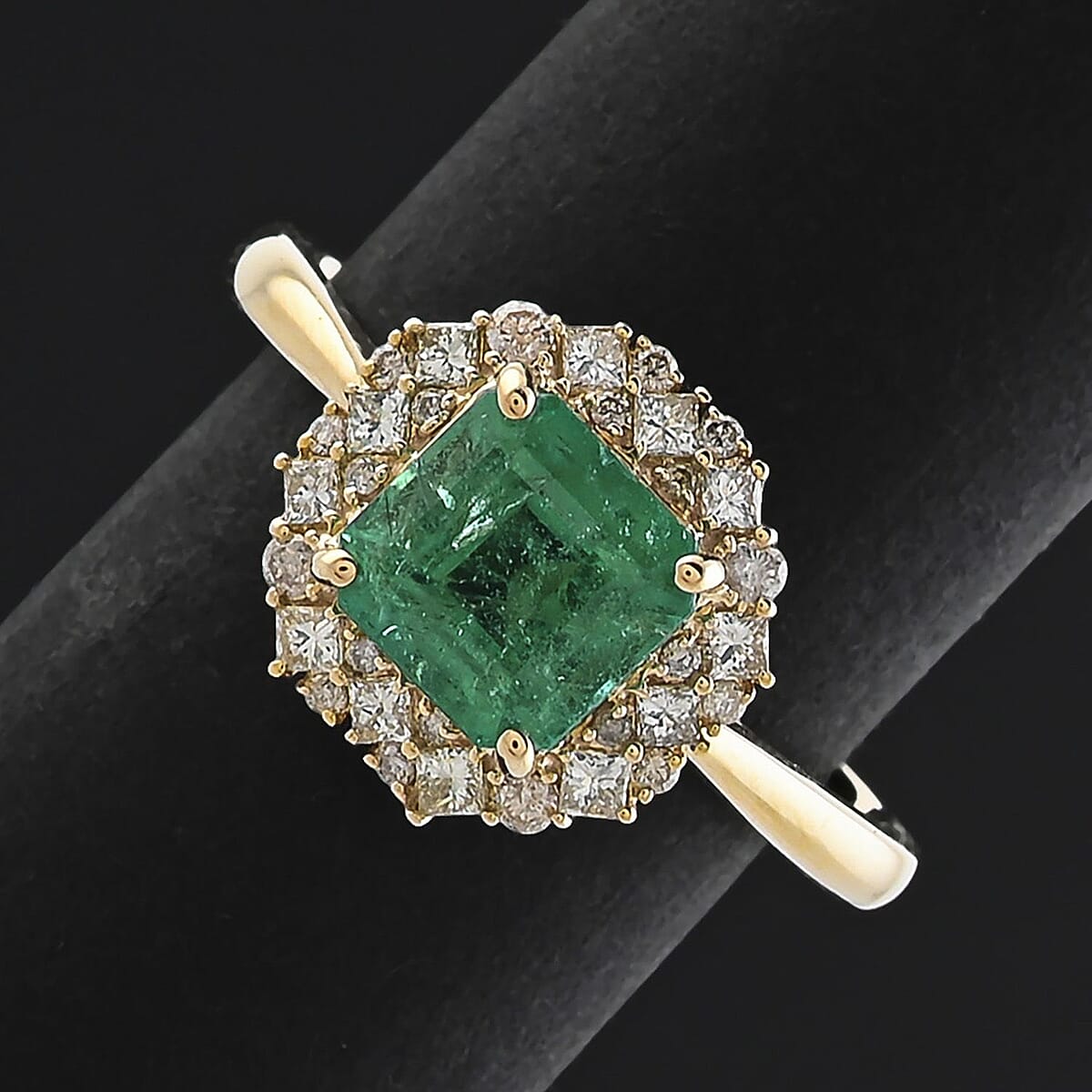 Certified & Appraised Luxoro AAA Kagem Zambian Emerald and I2 Diamond 2.50 ctw Ring in 10K Yellow Gold (Size 6.0) image number 1