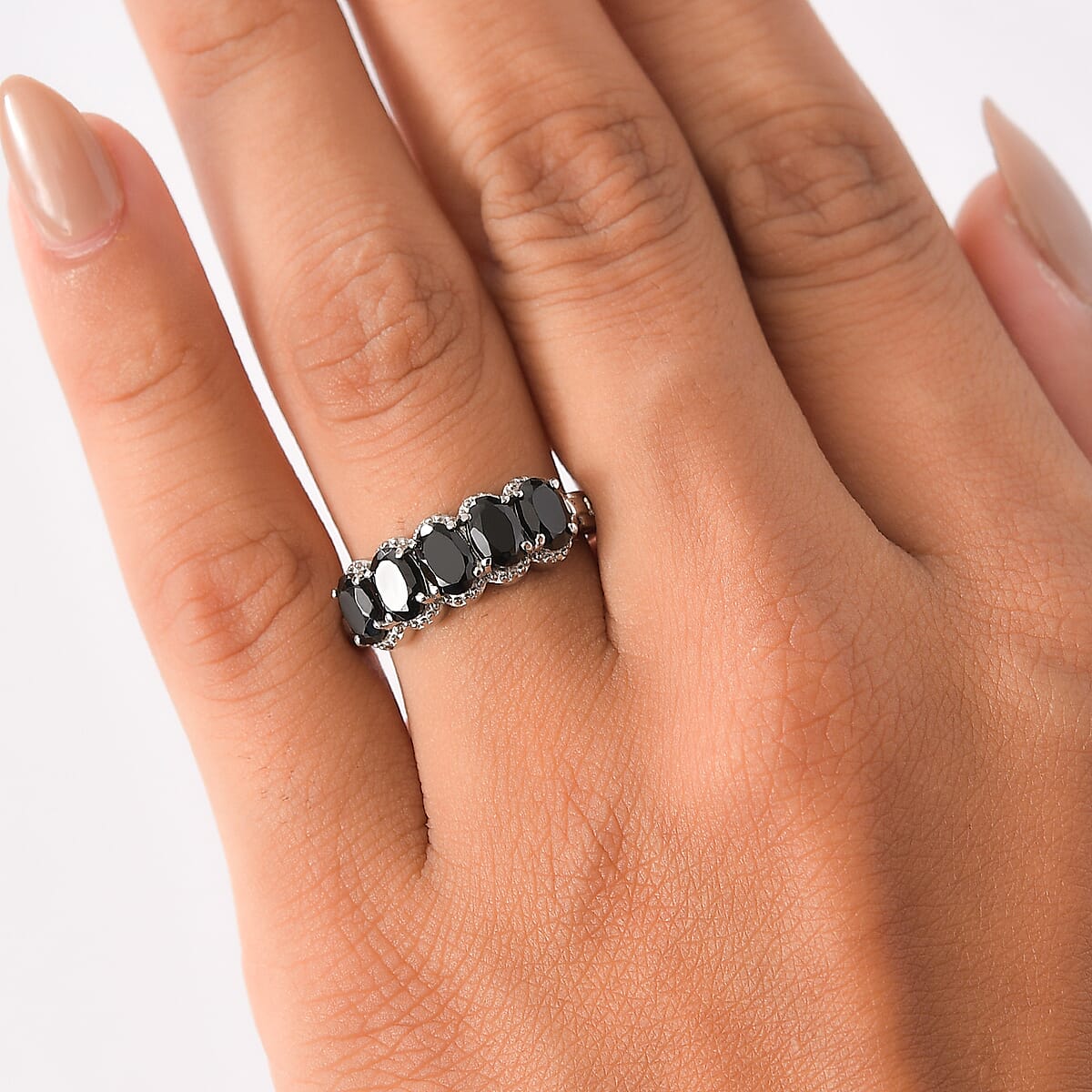 EverTrue Thai Black Spinel 3.00 ctw 5 Stone Ring in Stainless Steel (Size 10.0) image number 2