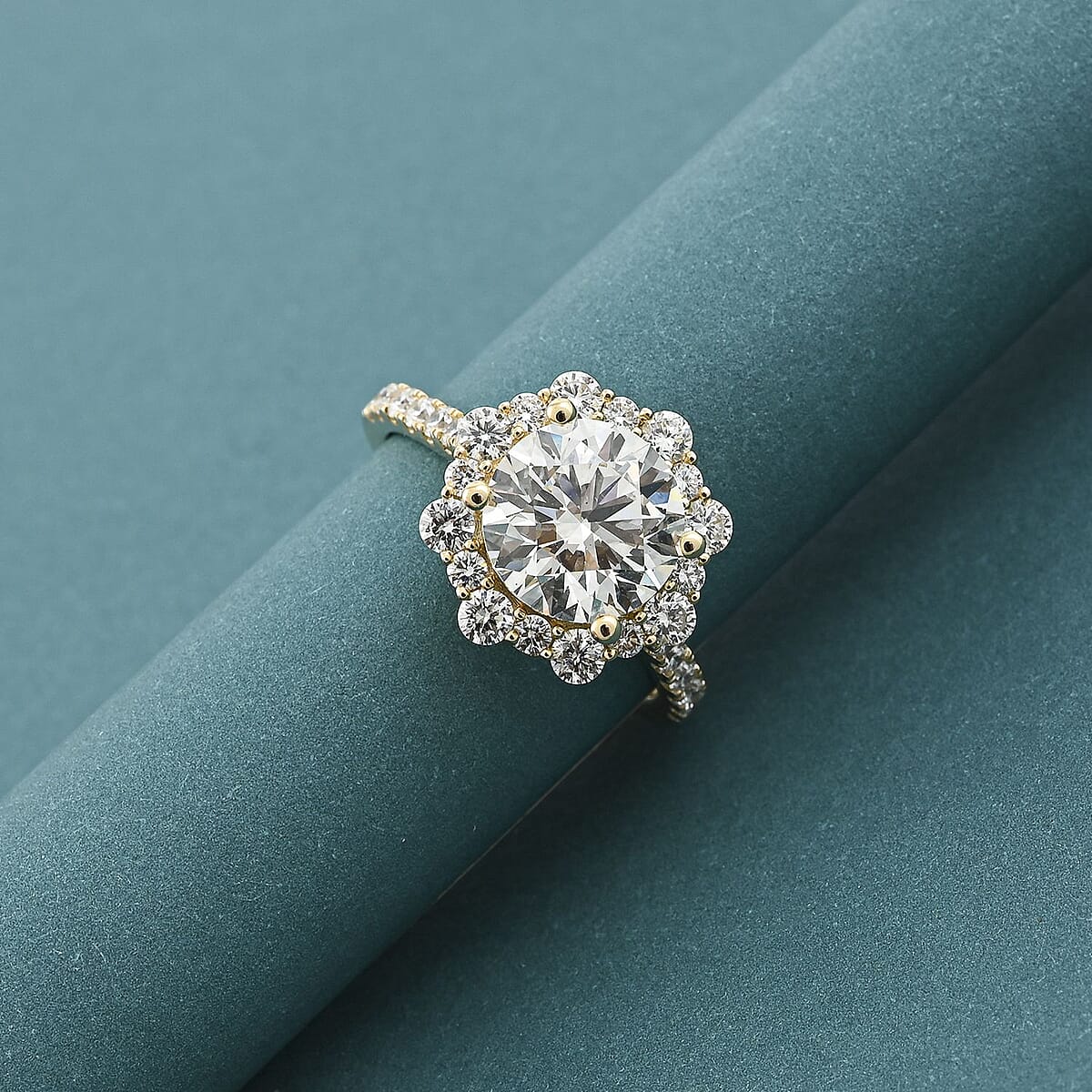 Luxuriant Lab Grown Diamond VS2 3.50 ctw Ring in 14K Yellow Gold (Size 10.0) image number 1
