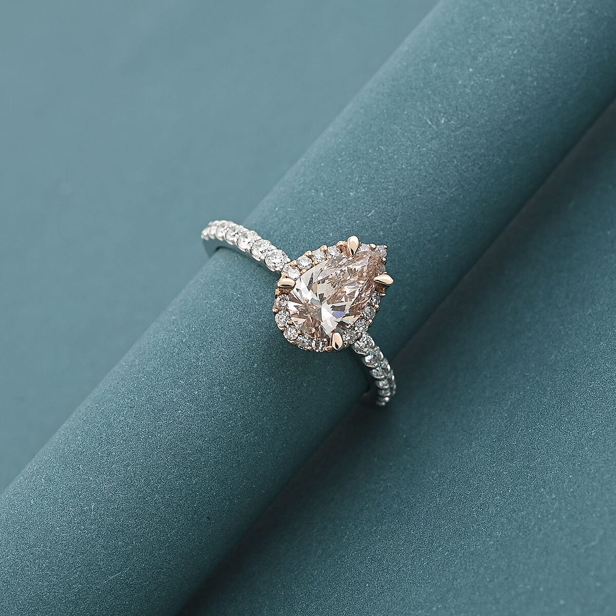 Luxuriant Lab Grown Pink Diamond (IR) and Lab Grown Diamond VS 1.50 ctw Ring in 14K White and Rose Gold (Size 6.0) image number 1