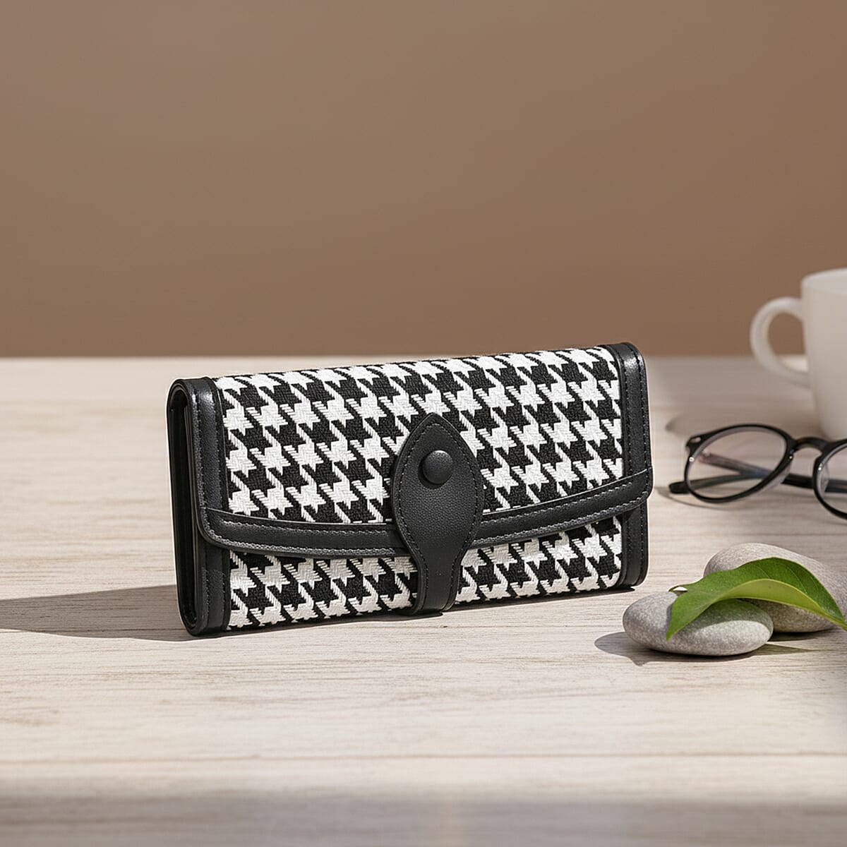 Las Vegas Closeout Deal BY:KY Black Houndstooth Pattern Faux Leather Wallet image number 1