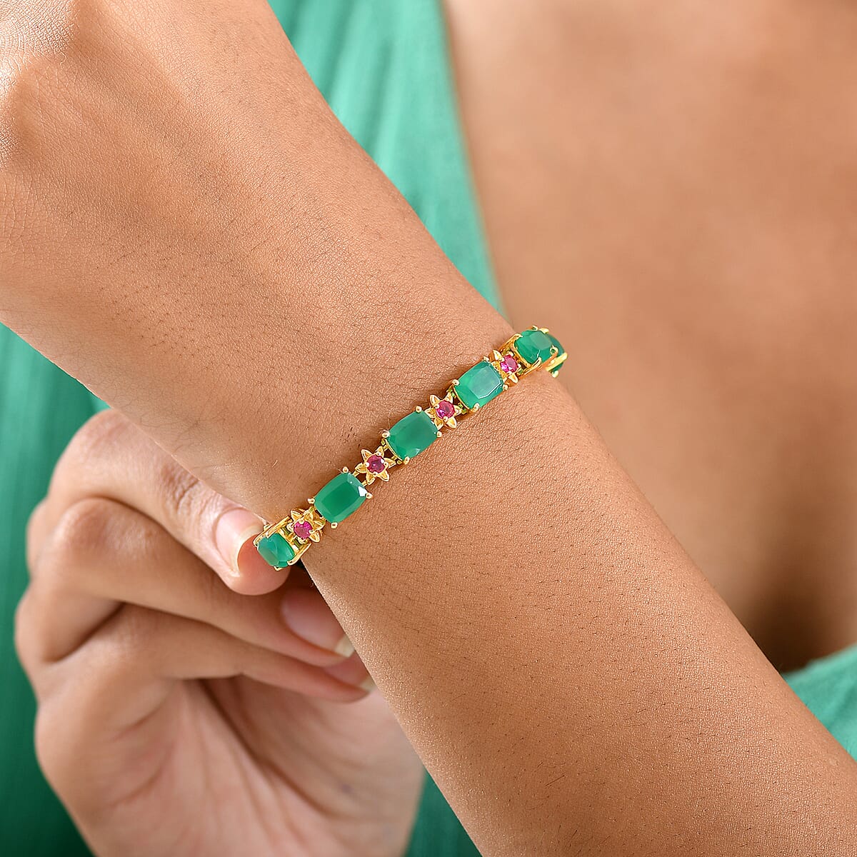 EverTrue Verde Onyx and Lab Created Ruby 20.65 ctw Bloom Link Bracelet in 18K YG Plated (8.00 In) image number 2