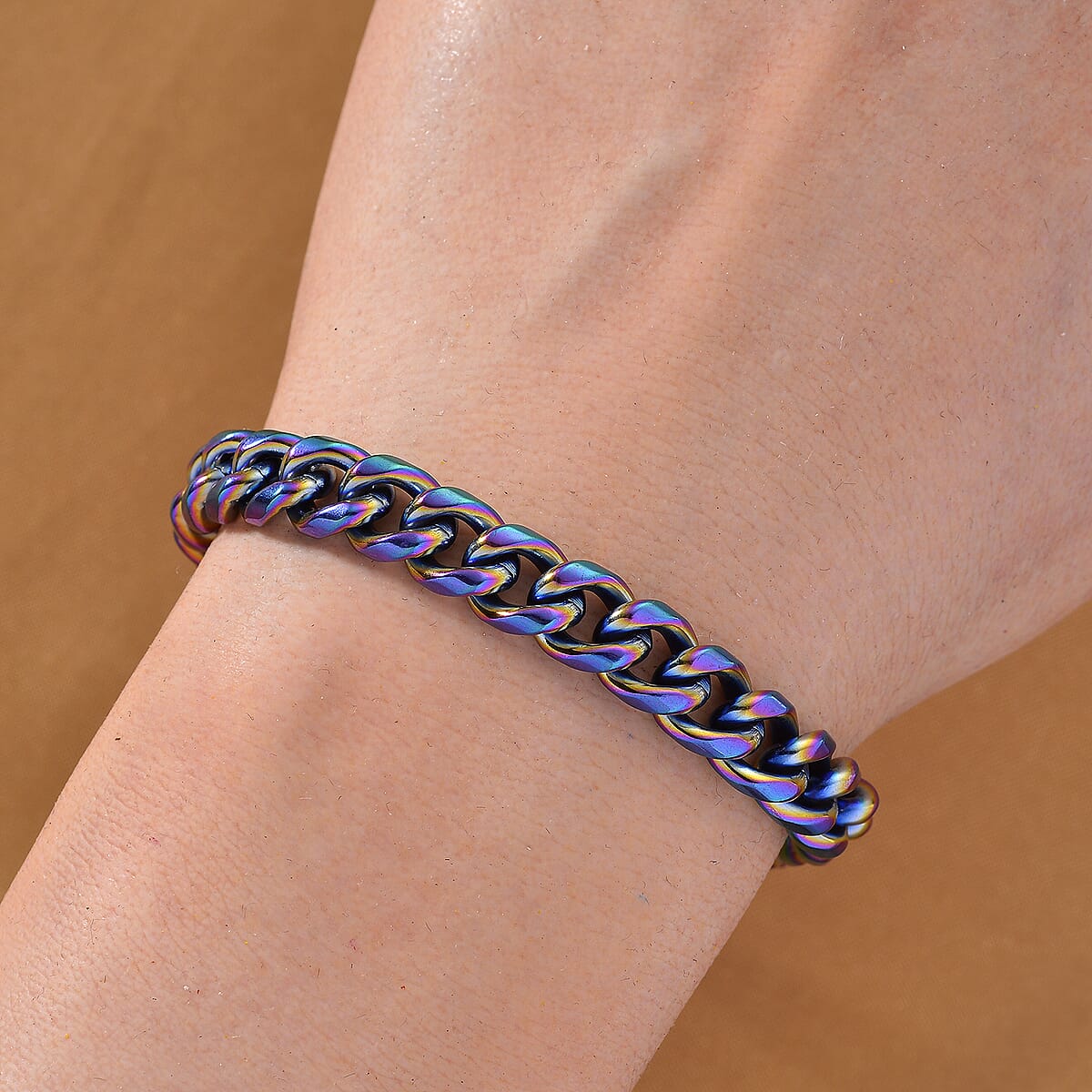 Curb Bracelet (7.5-9In) in ION Plated Mystic Stainless Steel image number 1