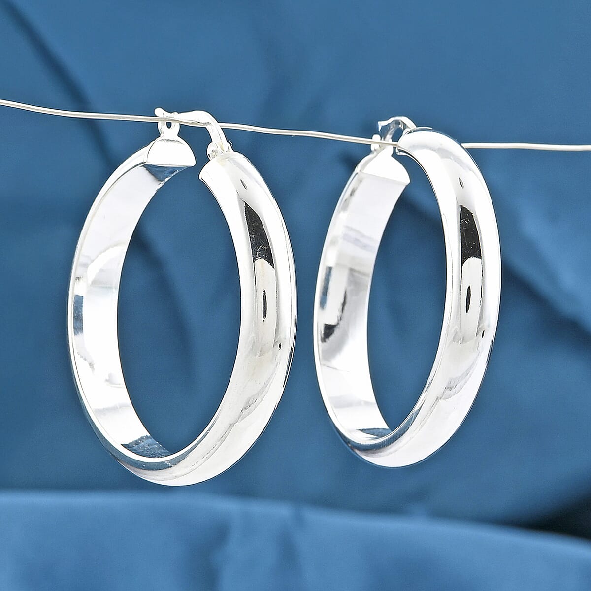 Made In Italy Flat Doom Hoop Earrings in Sterling Silver 8.33 Grams image number 1