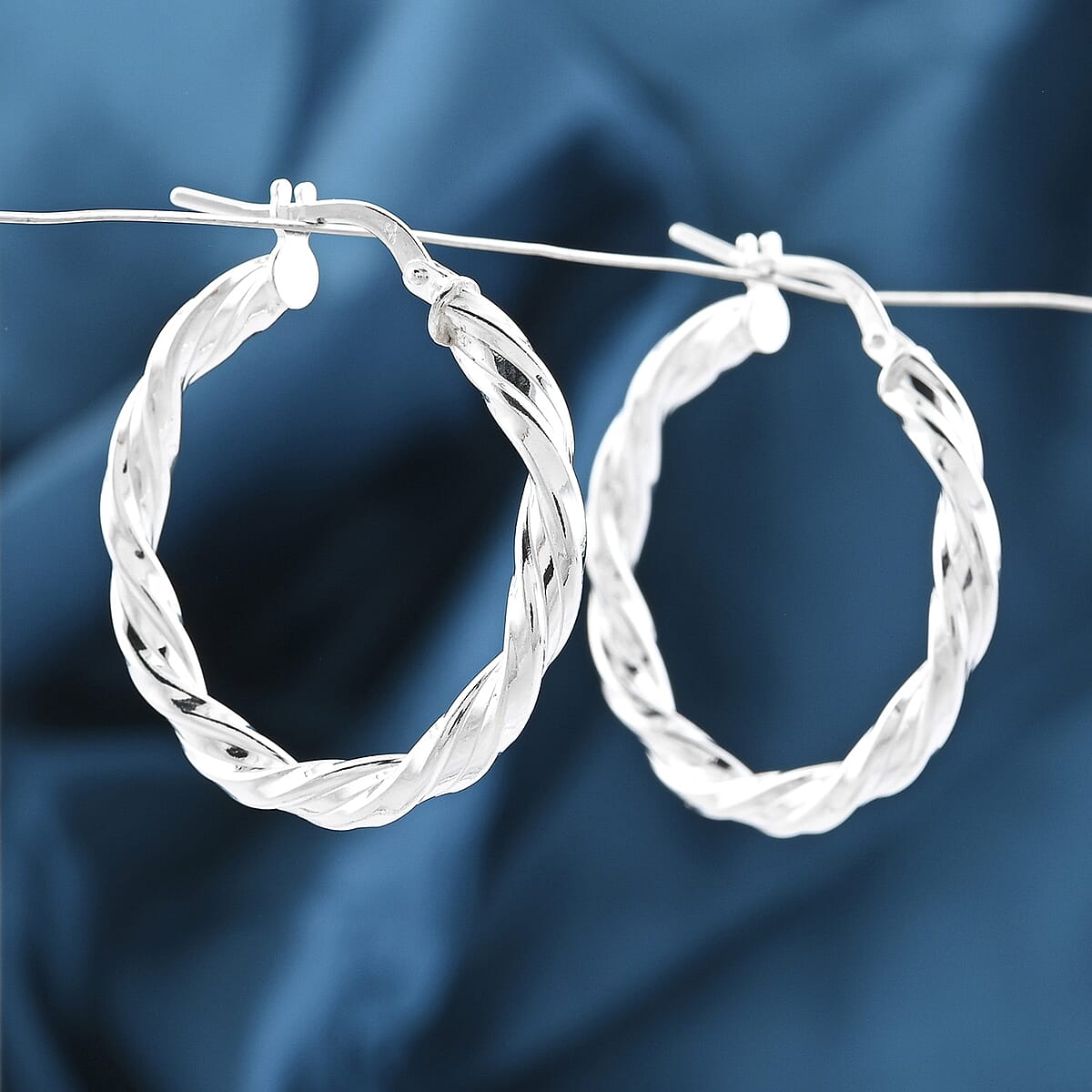 Made In Italy Round Twist Hoop Earrings in Sterling Silver 3.69 Grams image number 1