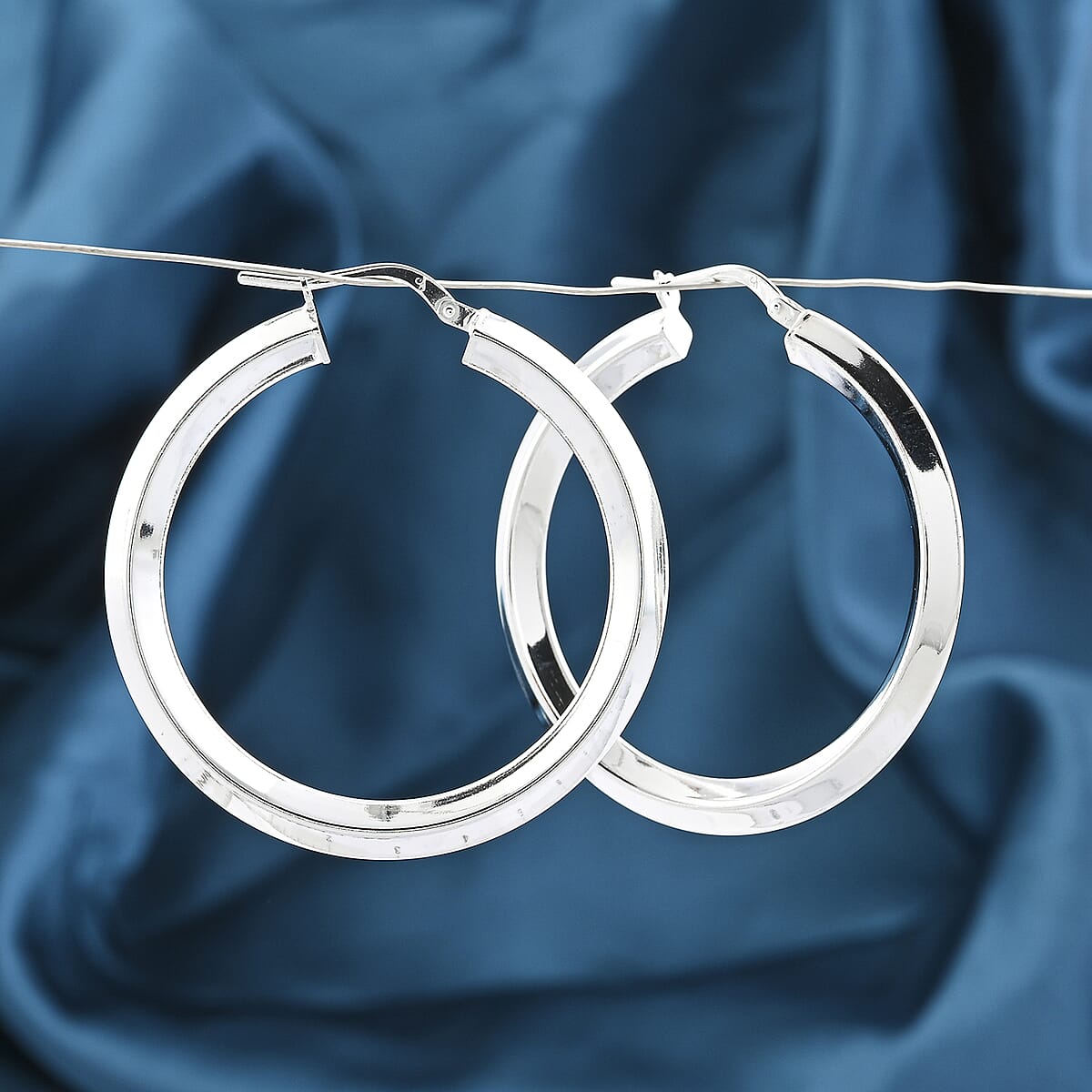 Made In Italy Concave Hoop Earrings in Sterling Silver 5.24 Grams image number 1