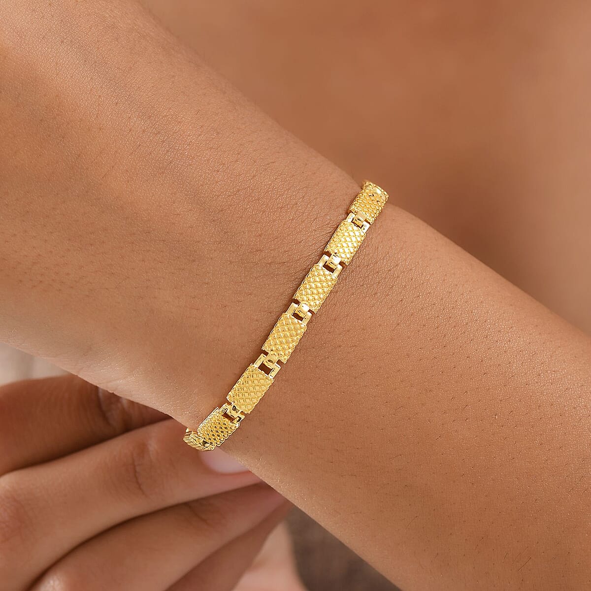 EverTrue Bronzella Collection Rectangular Dragon Scale Link Bracelet in 18K YG Plated Bronze (6.50-8.0In) image number 2