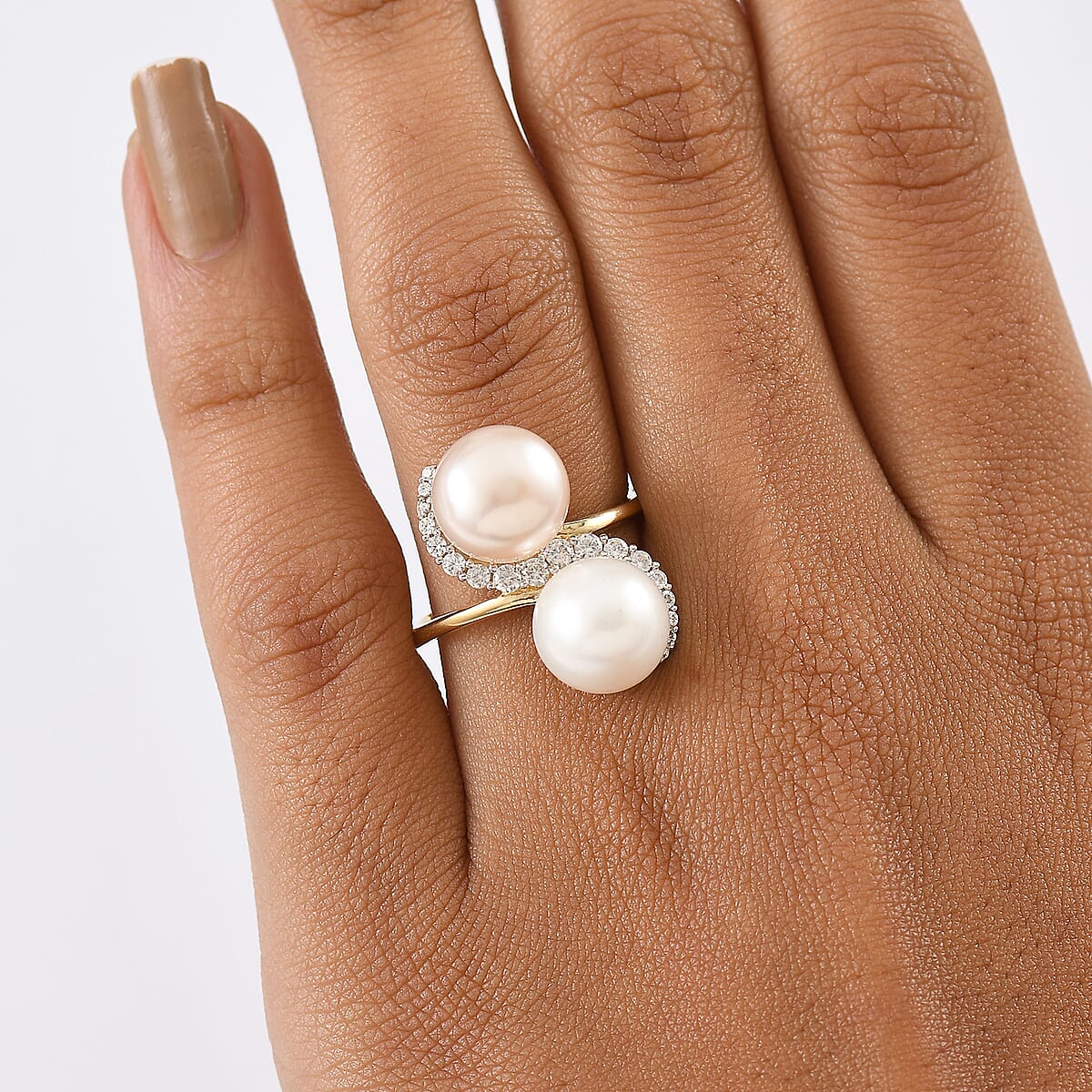 D'Joy Freshwater Peach/White Pearl, White Zircon Bypass Ring in 18K Vermeil YG Over Sterling Silver 0.50 ctw (Size 6.0) image number 2