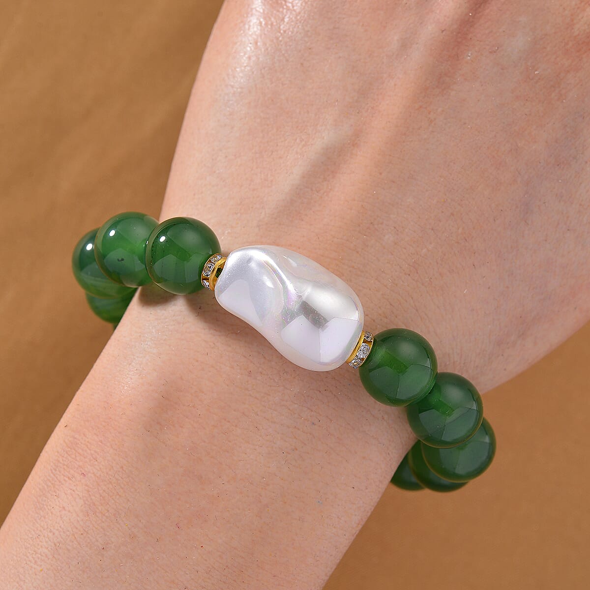 EverTrue Verde Onyx, Baroque White Shell Pearl and Simulated Diamond 135.00 ctw Bracelet in ION Plated YG Stainless Steel (8.00 In) image number 2