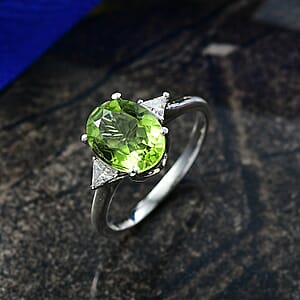D'Joy Hebei Peridot, Moissanite   Ring in Rhodium Over Sterling Silver 3.25 ctw (Size 9.0)