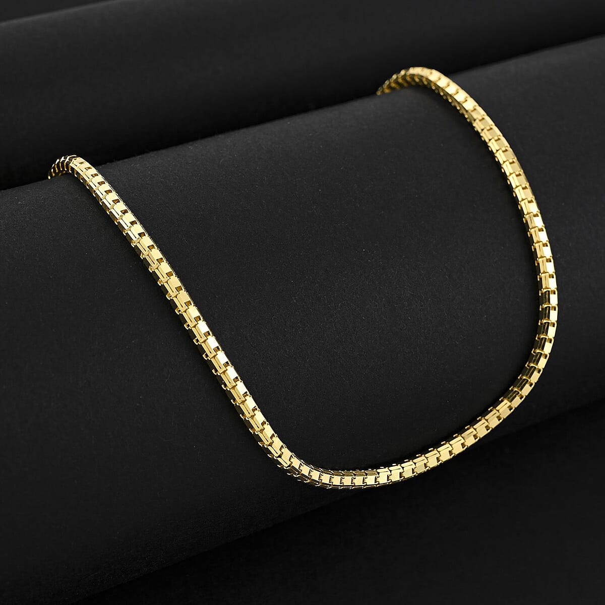 2.5mm Modena Box Chain Necklace in 10K Yellow Gold 8 Grams 20 Inches image number 1