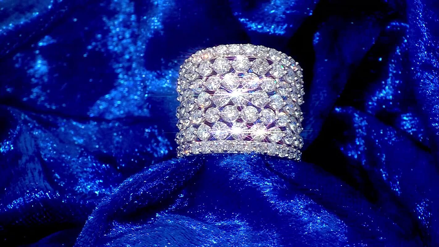 TLV Luxuriant Lab Grown Diamond (G, SI) Ring in Sterling Silver (Size 10.0) 5.00 ctw