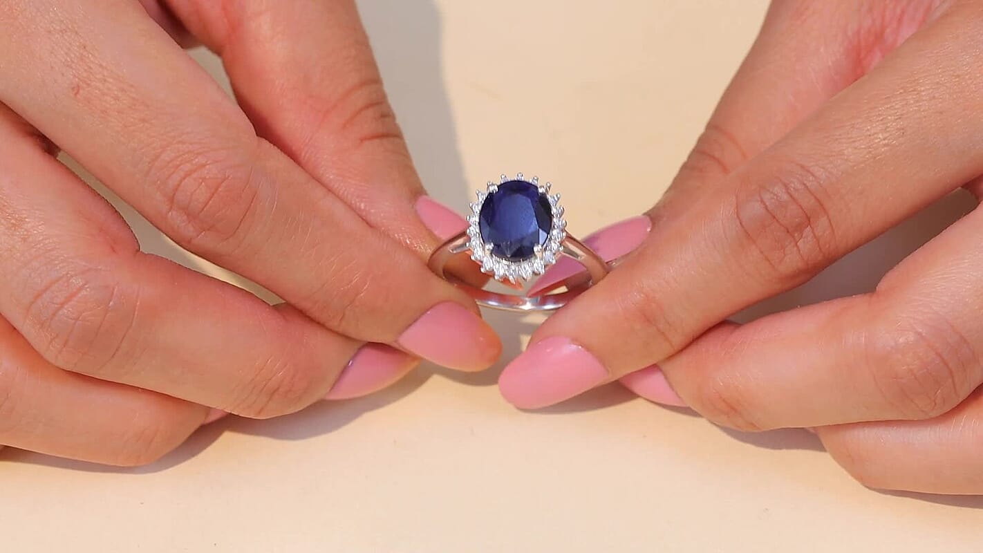 D'Joy Kanchanaburi Blue Sapphire (DF), Moissanite Starlit Aura Ring in Rhodium Over Sterling Silver (Size 9.0) 5.30 ctw