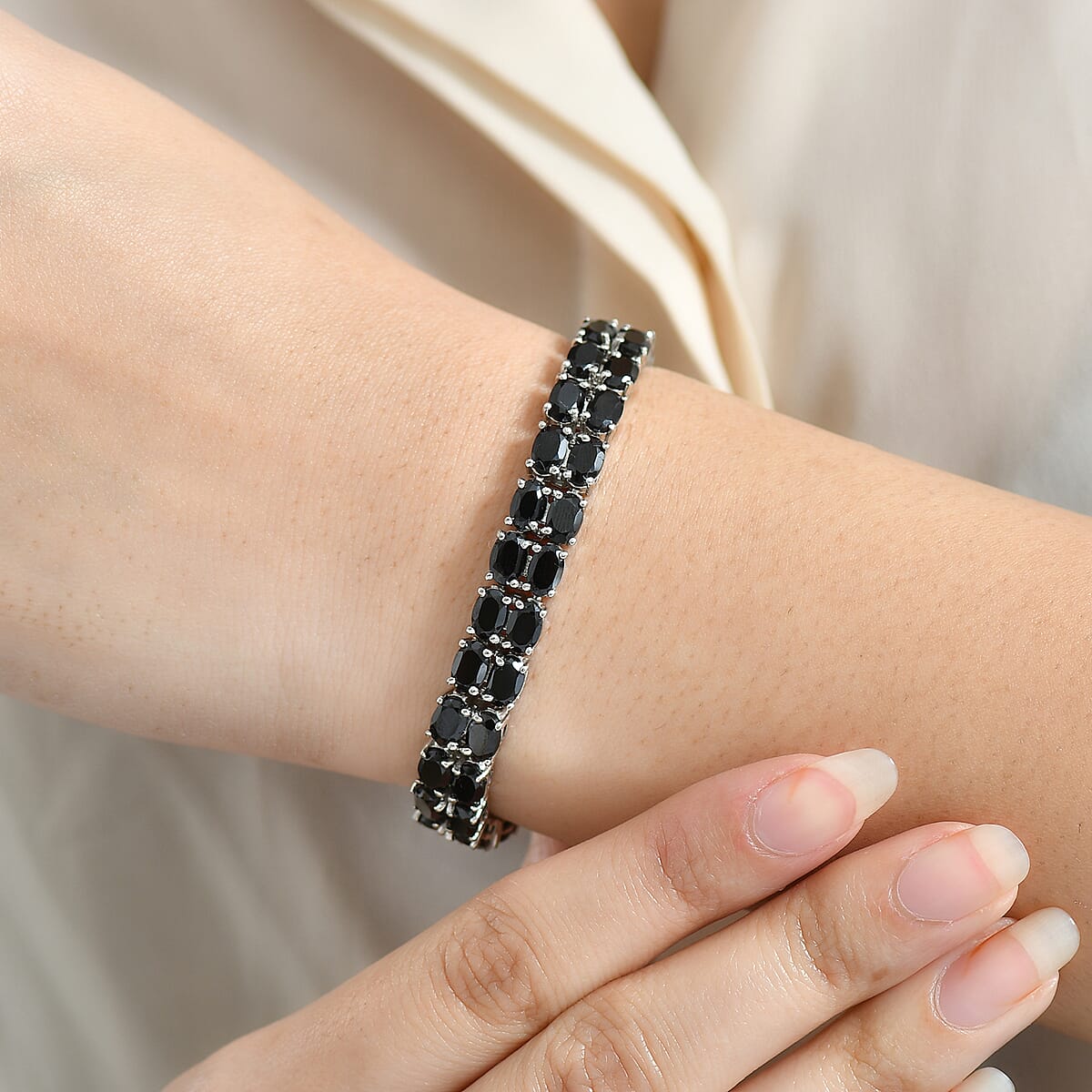 EverTrue Thai Black Spinel 27.80 ctw Bracelet in Platinum Bond (6.50 In) image number 2