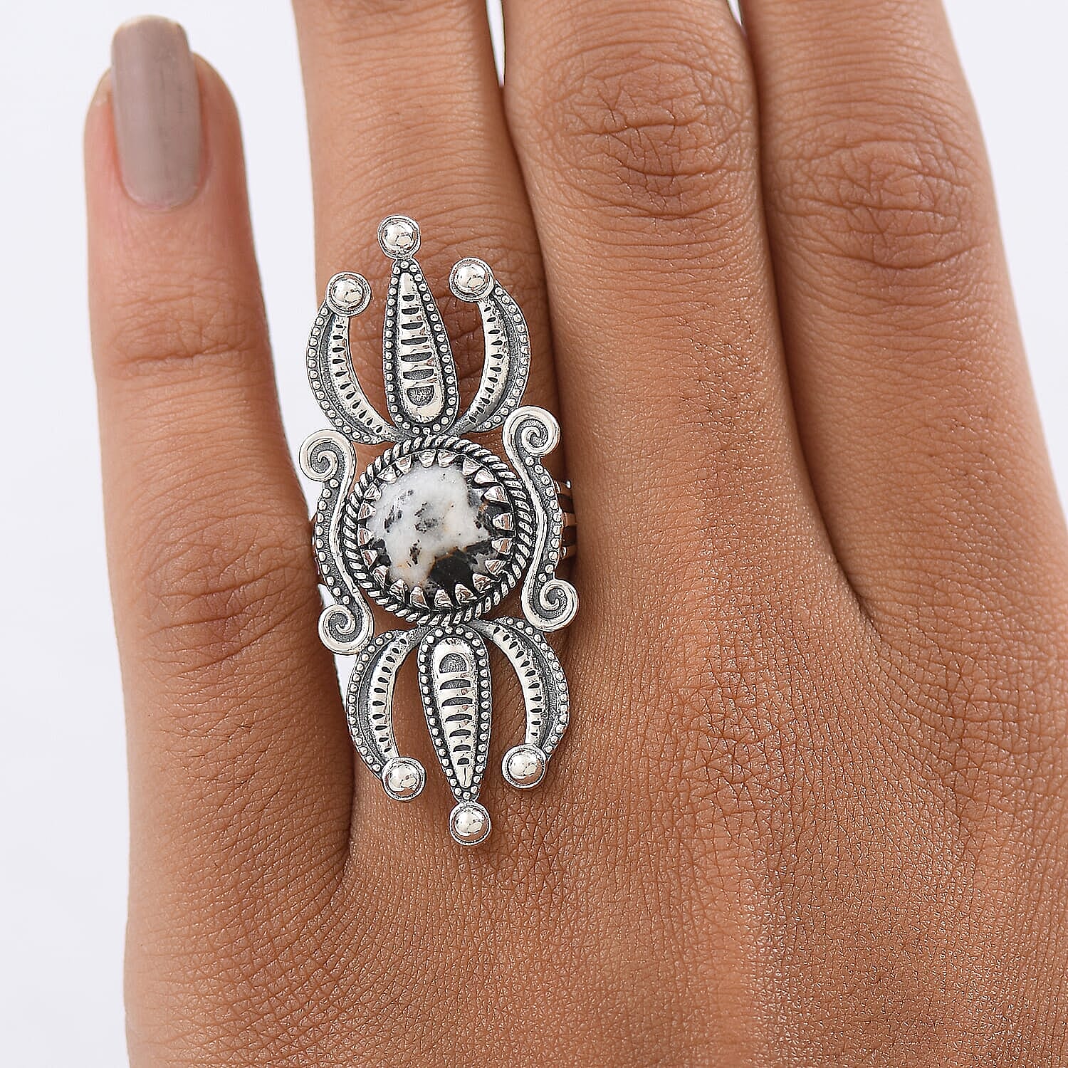 D'Joy  White Buffalo Artisan Crafted Ring in Black Oxidised Sterling Silver 4.15 ctw (Size 10.0)