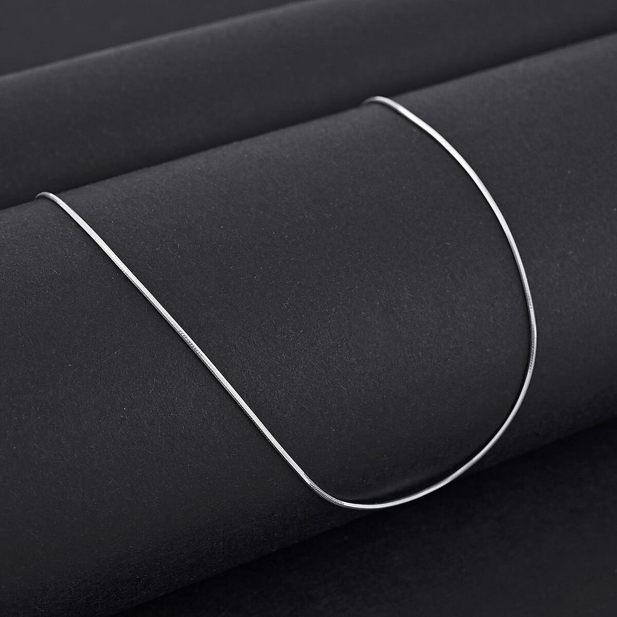 Italian Side Snake Chain Necklace in Sterling Silver 2.20 Grams 18 Inches image number 1